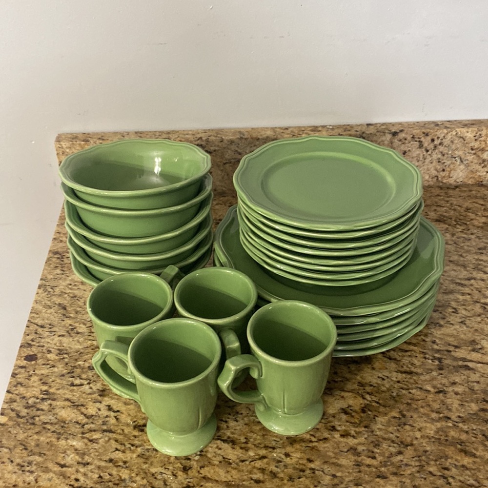 COPY - 24 pieces Gibson plate set. Green really lovely shade. - Picture 3 of 4